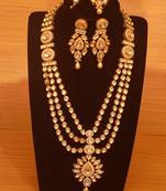 White necklace-sets