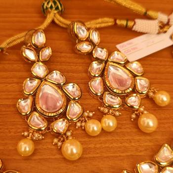 White necklace-sets 2