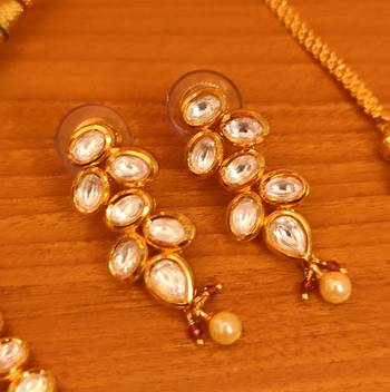 Red necklace-sets 2