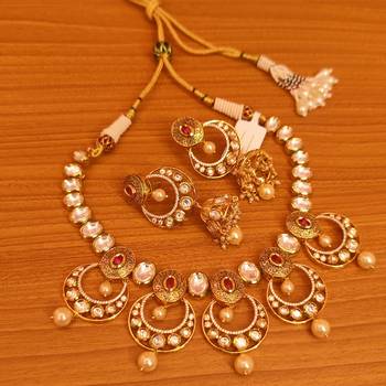 Red necklace-sets 1