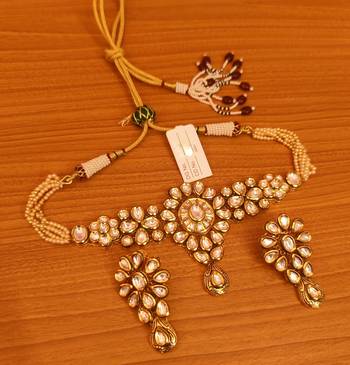 White necklace-sets 1