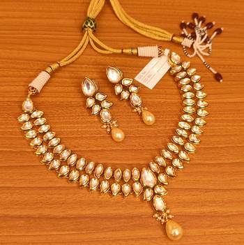 White necklace-sets 1