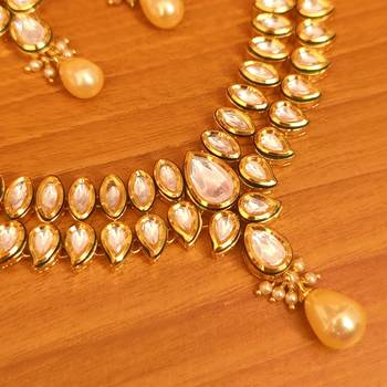 White necklace-sets 3