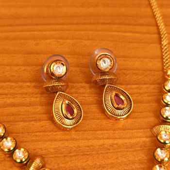 Red necklace-sets 2