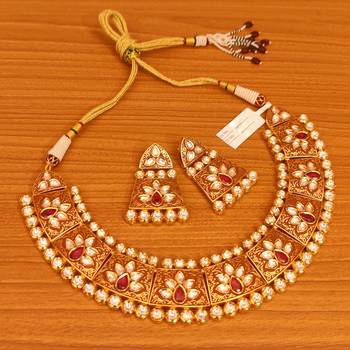 Red necklace-sets 3