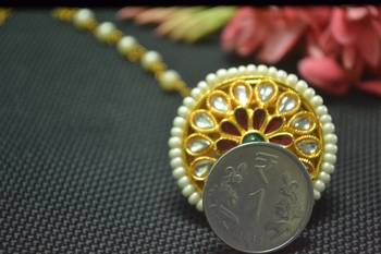 Indian Ethnic Meenakari Work maang tikka Kundan Borla with pearl Chain Head Jewellery 3