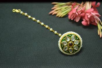 Indian Ethnic Meenakari Work maang tikka Kundan Borla with pearl Chain Head Jewellery 2