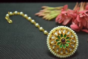 Indian Ethnic Meenakari Work maang tikka Kundan Borla with pearl Chain Head Jewellery 2
