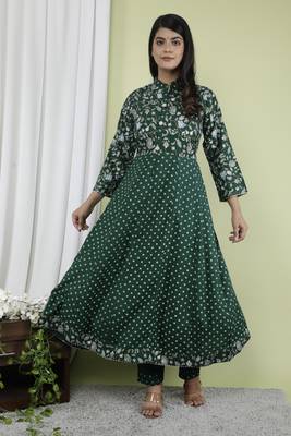 Women's Rayon Designer Floral Printed Anarkali Kurti With Pant Set. 3