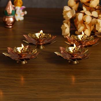 Set of 4 Floral Shape Metal Diya 2
