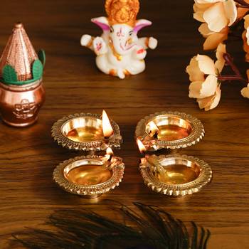 Set of 4 Auspicious Handcrafted Brass Diya 2