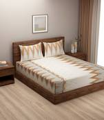 Geometric design    Cotton Extra Large Double Bedsheet with   Pillow Covers Beige