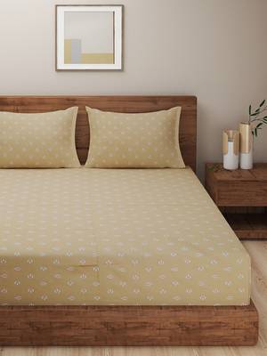 Geometric print  40  Cotton Extra Large Double Bedsheet with   Pillow Covers Beige 2