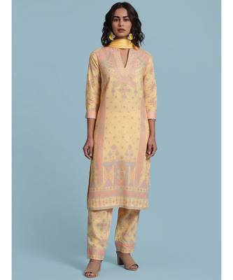 Round Neck Printed Kurta With QUARTER SLEEVE Sleeve Pant And Dupatta 1