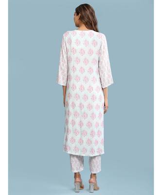 Round Neck QUARTER SLEEVE Sleeve Printed Kurta With Gota Work With Pant And Dupatta 4