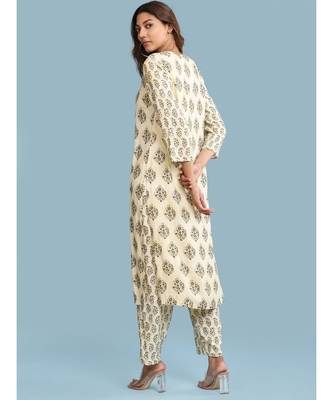Round Neck QUARTER SLEEVE Sleeve Printed Kurta With Gota Work With Pant And Dupatta 4