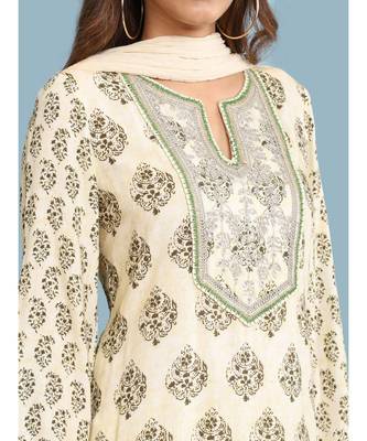 Round Neck QUARTER SLEEVE Sleeve Printed Kurta With Gota Work With Pant And Dupatta 5