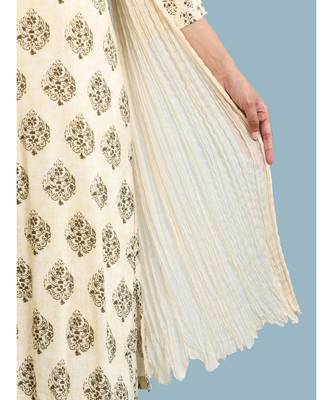 Round Neck QUARTER SLEEVE Sleeve Printed Kurta With Gota Work With Pant And Dupatta 6