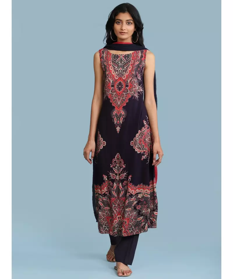 Laid Out Print Sleevess Kurta With Pants And Dupatta