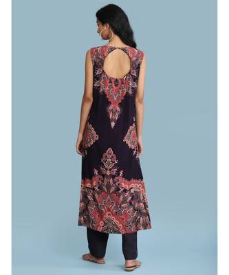 Laid Out Print Sleevess Kurta With Pants And Dupatta 4