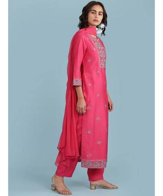 QUARTER SLEEVE Sleeve Embroidered Yoke Kurta With Pant And Dupatta 3