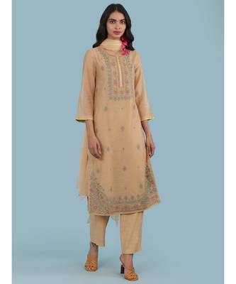 QUARTER SLEEVE Sleeve Embroidered Yoke Kurta With Pant And Dupatta 1