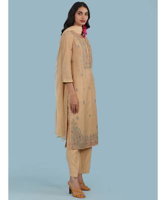 QUARTER SLEEVE Sleeve Embroidered Yoke Kurta With Pant And Dupatta 3