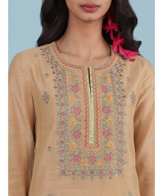 QUARTER SLEEVE Sleeve Embroidered Yoke Kurta With Pant And Dupatta 5