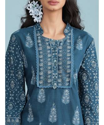 Band Collar QUARTER SLEEVE Sleeve Kurta With Lace At Yoke Border With Pant 5