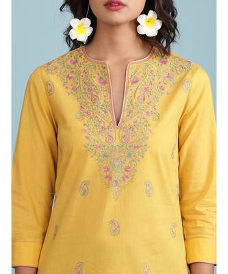 Rond Neck Embroidered Kurta With Pants 5
