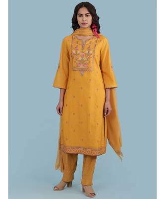 QUARTER SLEEVE Sleeve Embroidered Yoke Kurta With Pant And Dupatta 1