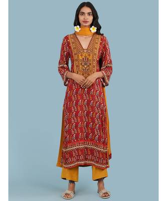 V Neck Straight Printed Kurta With Pant And Dupatta 1