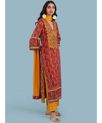 V Neck Straight Printed Kurta With Pant And Dupatta 3