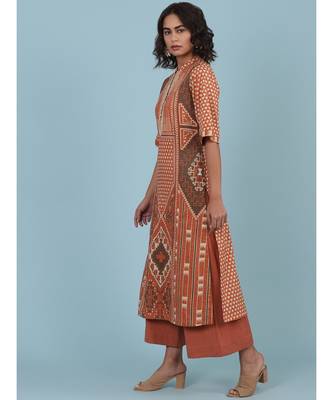 Band Collar Short Sleeve Kurta With Embroidery At Placket And Pants 3
