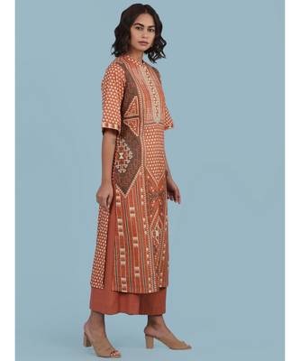 Band Collar Short Sleeve Kurta With Embroidery At Placket And Pants 4