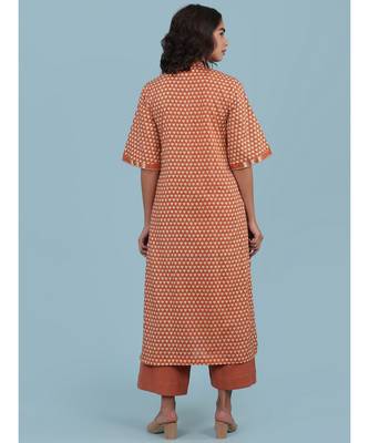 Band Collar Short Sleeve Kurta With Embroidery At Placket And Pants 5