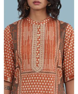 Band Collar Short Sleeve Kurta With Embroidery At Placket And Pants 6