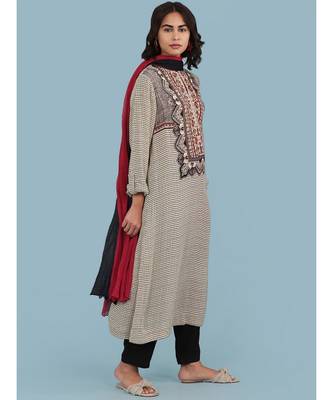 Round Neck Full Sleeve Printed Kurta With Pant And Dupatta 3