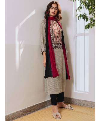 Round Neck Full Sleeve Printed Kurta With Pant And Dupatta 6