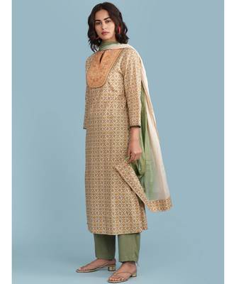 Band Collar Embroidered Yoke QUARTER SLEEVE  Sleeve Printed Kurta With Pant And Dupataa 2