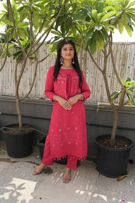 Red plain cotton ethnic-kurtis 1