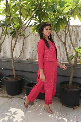 Red plain cotton ethnic-kurtis 3