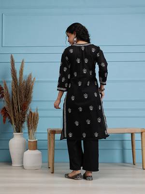 Hand Embroidered Black Cotton Lucknow Chikan Women Kurta 2