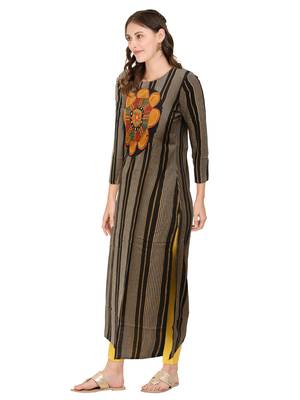 Black embroidered cotton ethnic-kurtis 3