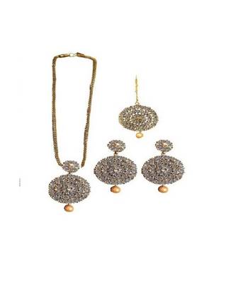 Sachiva Fashion Grey Coloured Kundan With Gold Plated With Chain & Maang Tikka Necklace  1