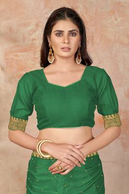 Green embroidered silk blend saree with blouse 4