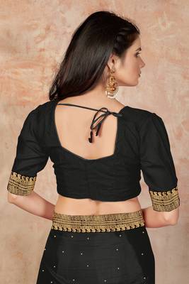 Black embroidered silk blend saree with blouse 5