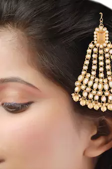 Gold studded jewellery Yellow Gold Alloy   Passa