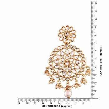White kundan Yellow Gold Alloy Earrings 4