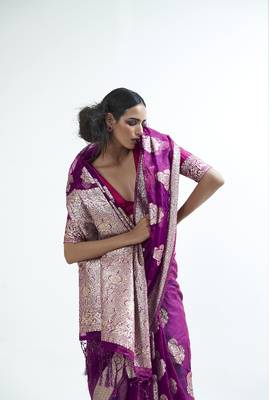 Purple woven organza saree with blouse 3